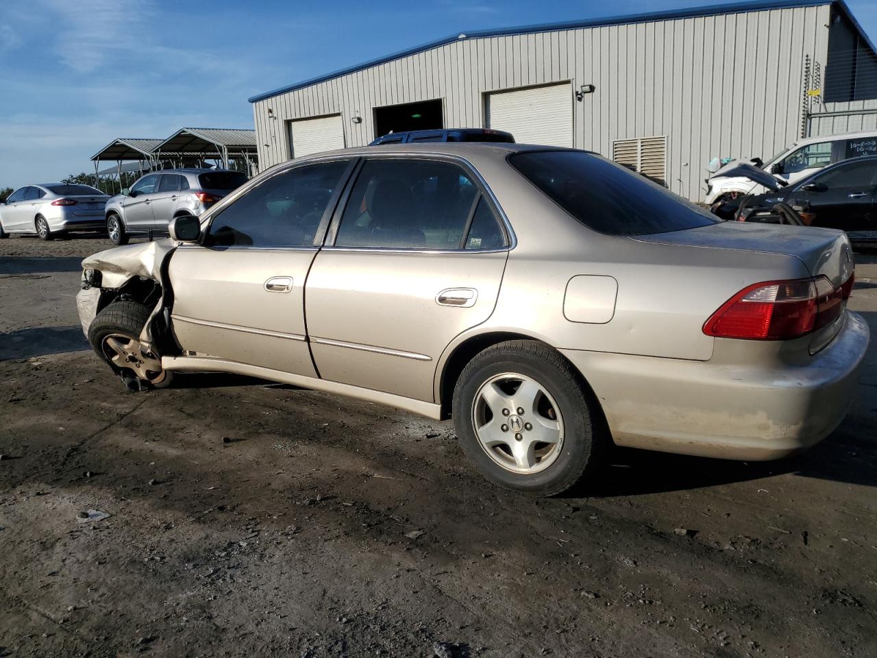 Image 2 of 2000 HONDA ACCORD EX 2000 with VIN 1HGCG1659YA045124