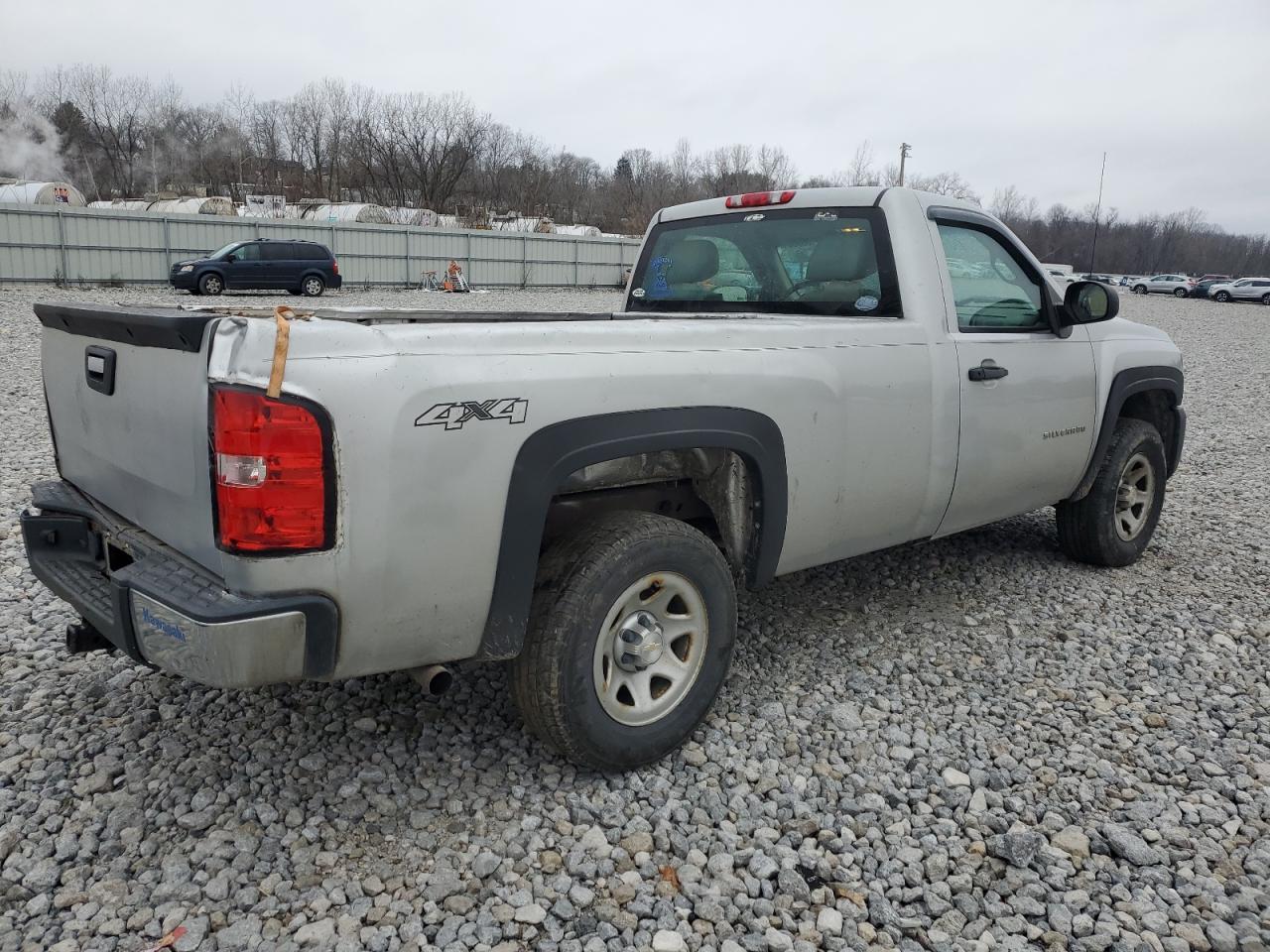 Obraz 3 z 2010 CHEVROLET SILVERADO K1500 2010 z VIN 1GCPKPE04AZ262059
