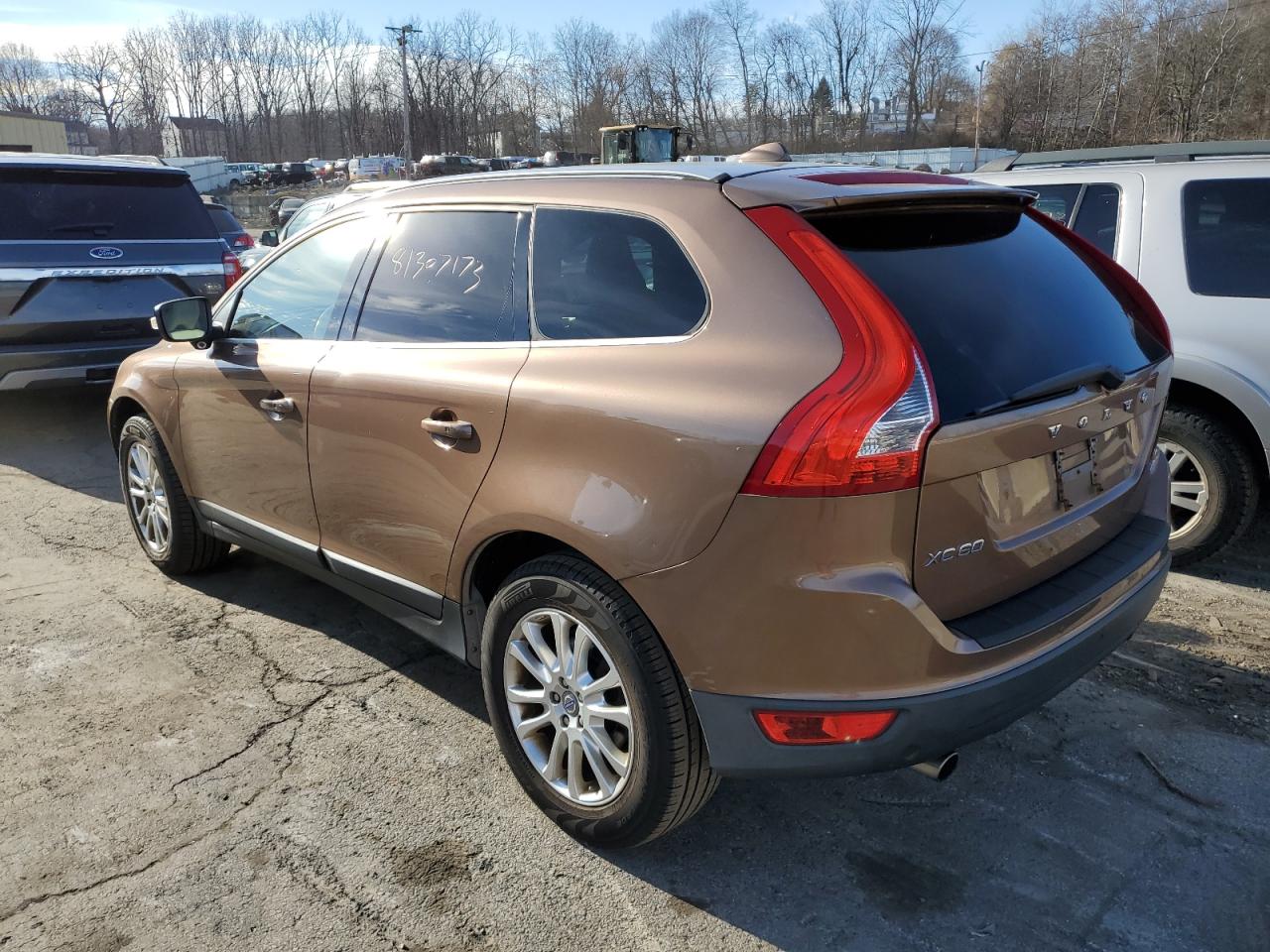 Image 2 of 2010 VOLVO XC60 T6 2010 with VIN YV4992DZ8A2031971