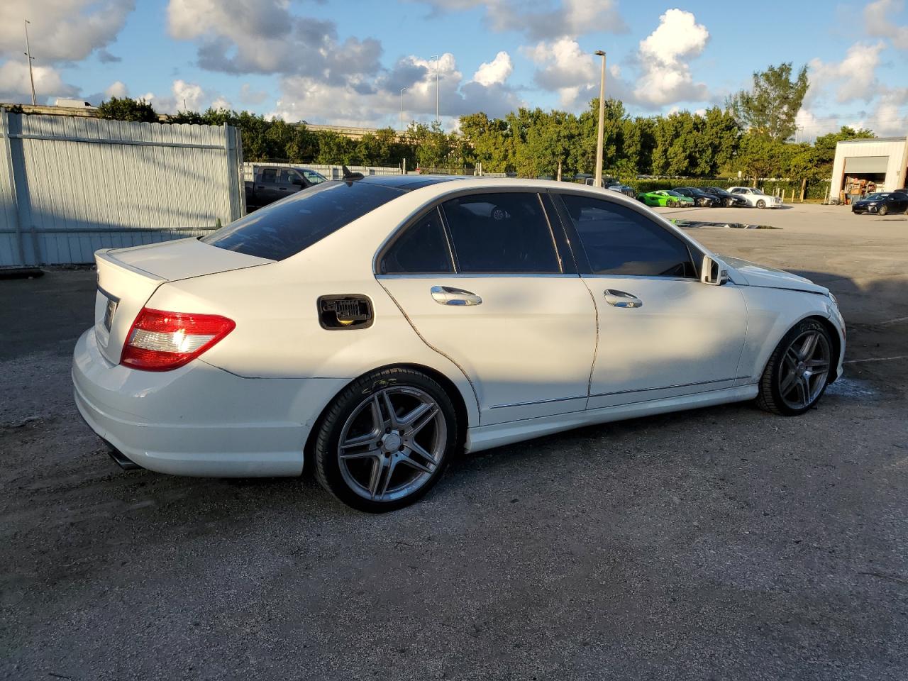 Obraz 3 z 2010 MERCEDES-BENZ C 300 2010 z VIN WDDGF5EB6AR116505