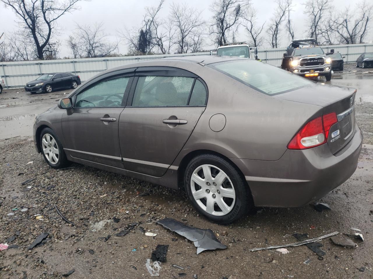 Obraz 2 z 2011 HONDA CIVIC LX 2011 z VIN 2HGFA1F55BH534756