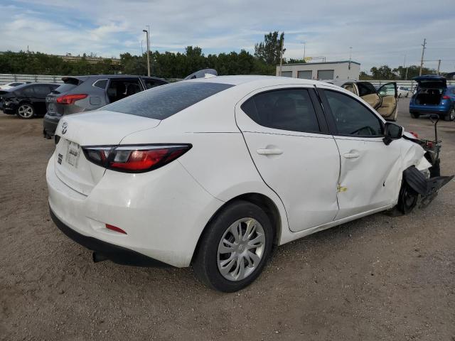 Image 3 of 2019 TOYOTA YARIS L 2019 with VIN 3MYDLBYV2KY521980