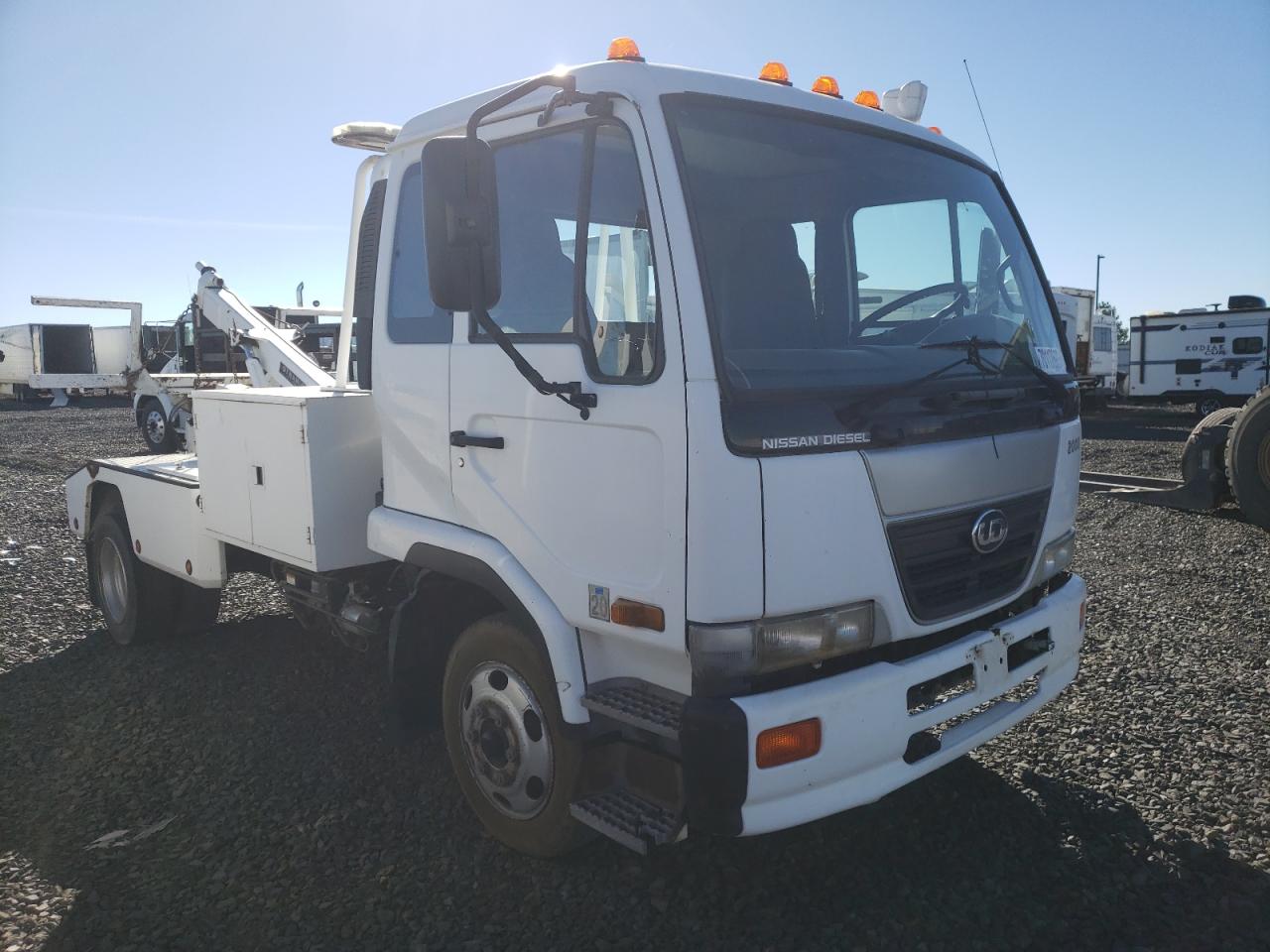 Image 1 of 2010 NISSAN DIESEL UD2000  2010 with VIN JNAMB81H3AAE80132