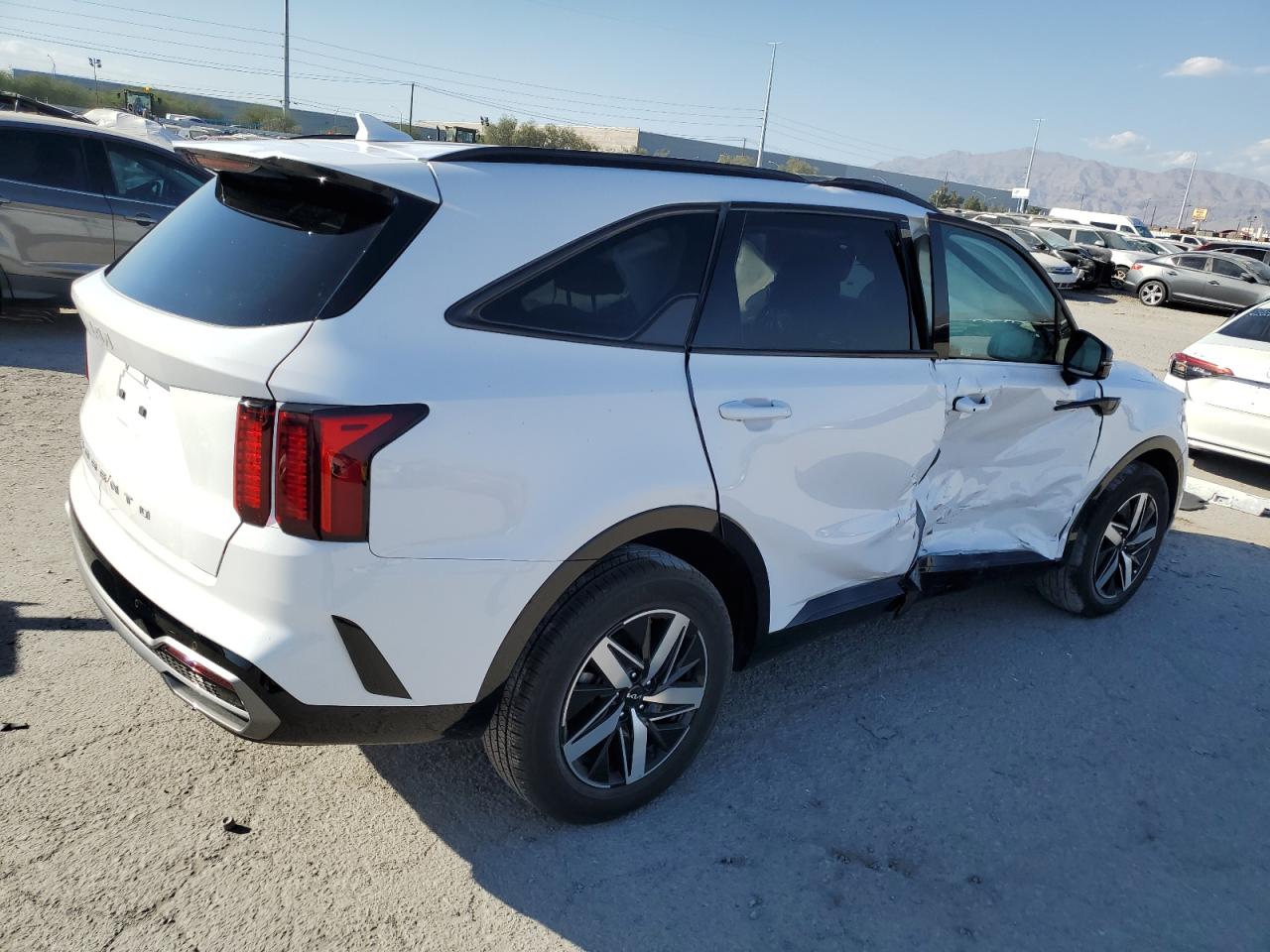 Image 3 of 2022 KIA SORENTO EX 2022 with VIN 5XYRH4LF7NG120788