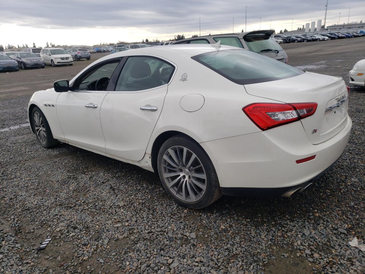 Obraz 2 z 2015 MASERATI GHIBLI S 2015 z VIN ZAM57RTA5F1146466