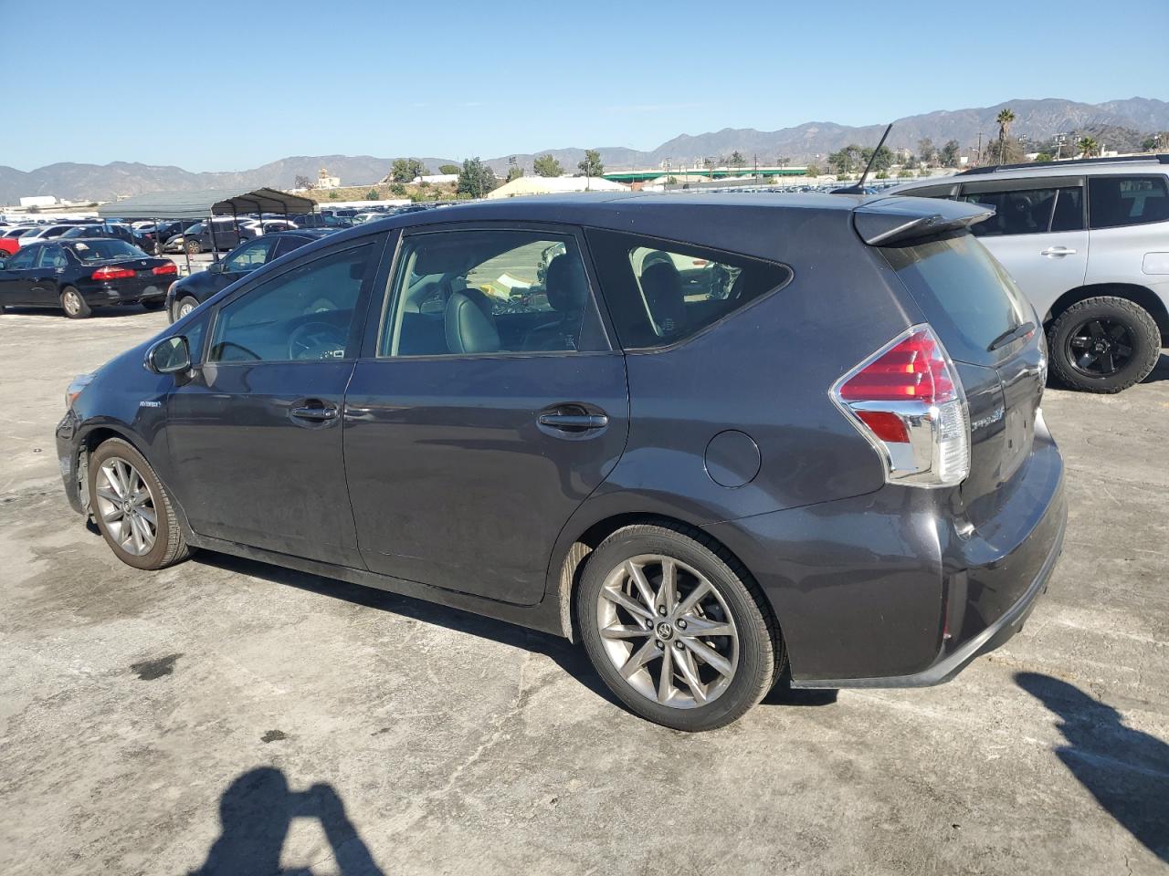 Изображение 2 2017 TOYOTA PRIUS V  2017 с VIN JTDZN3EU2HJ072720