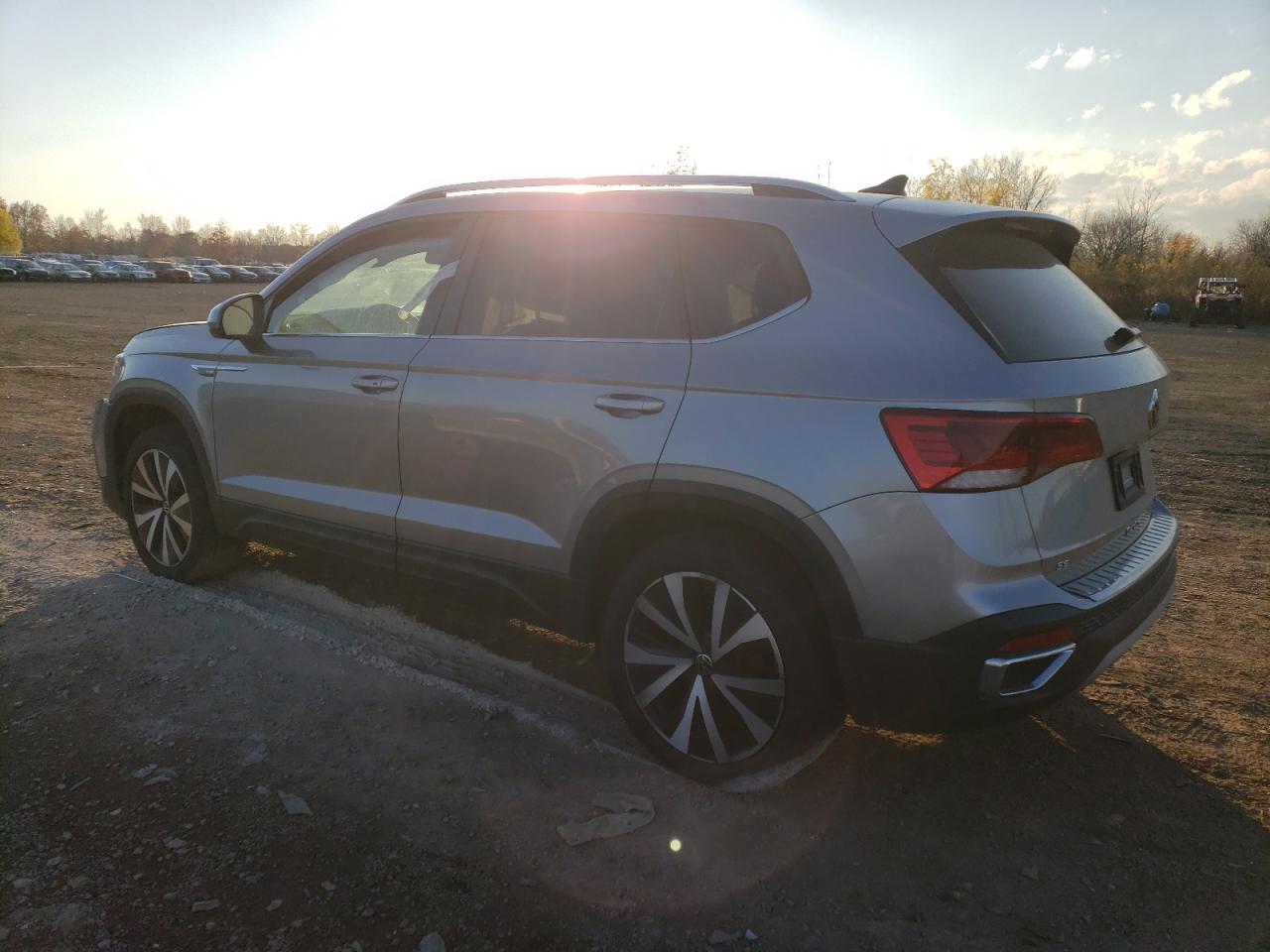 Image 2 of 2022 VOLKSWAGEN TAOS SE 2022 with VIN 3VVWX7B21NM054779