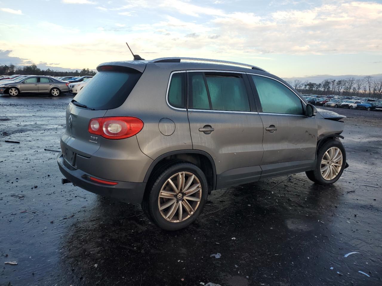 Obraz 3 z 2009 VOLKSWAGEN TIGUAN SE 2009 z VIN WVGBV75N19W000912