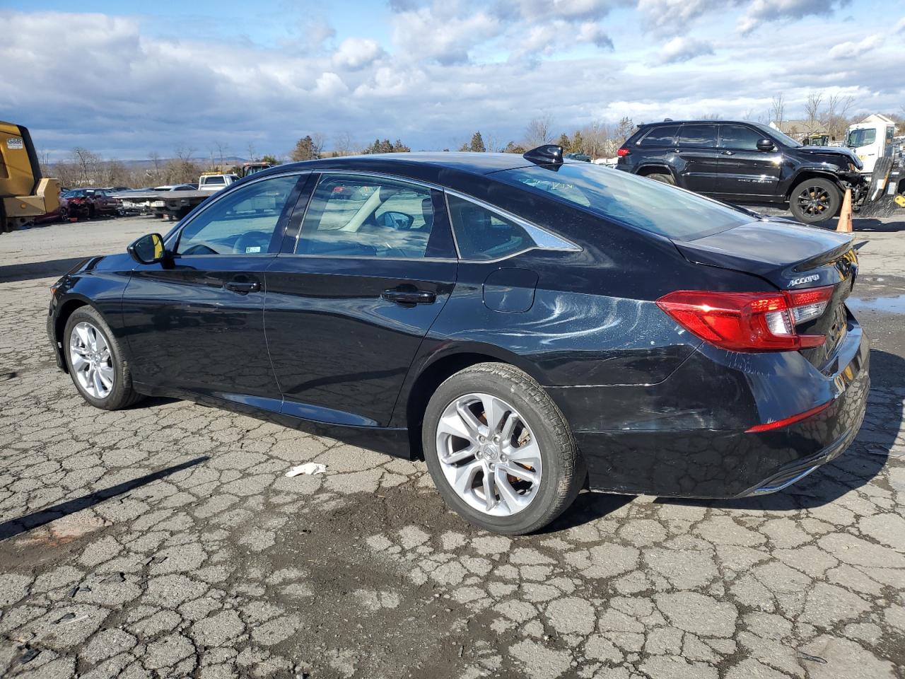 Изображение 2 2019 HONDA ACCORD LX 2019 с VIN 1HGCV1F16KA094999