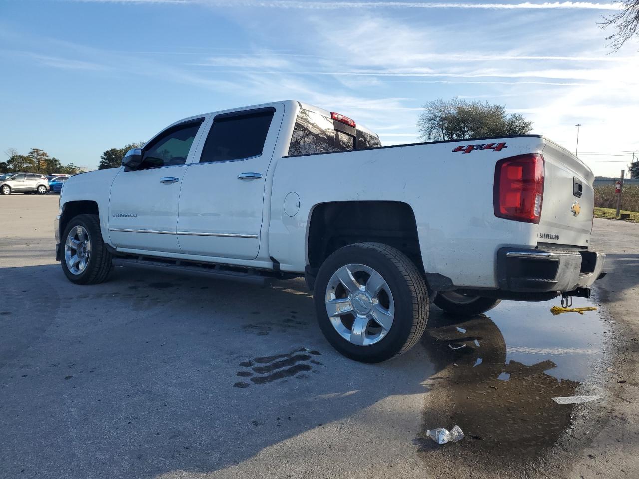 Изображение 2 2018 CHEVROLET SILVERADO K1500 LTZ 2018 с VIN 3GCUKSEJ0JG247279