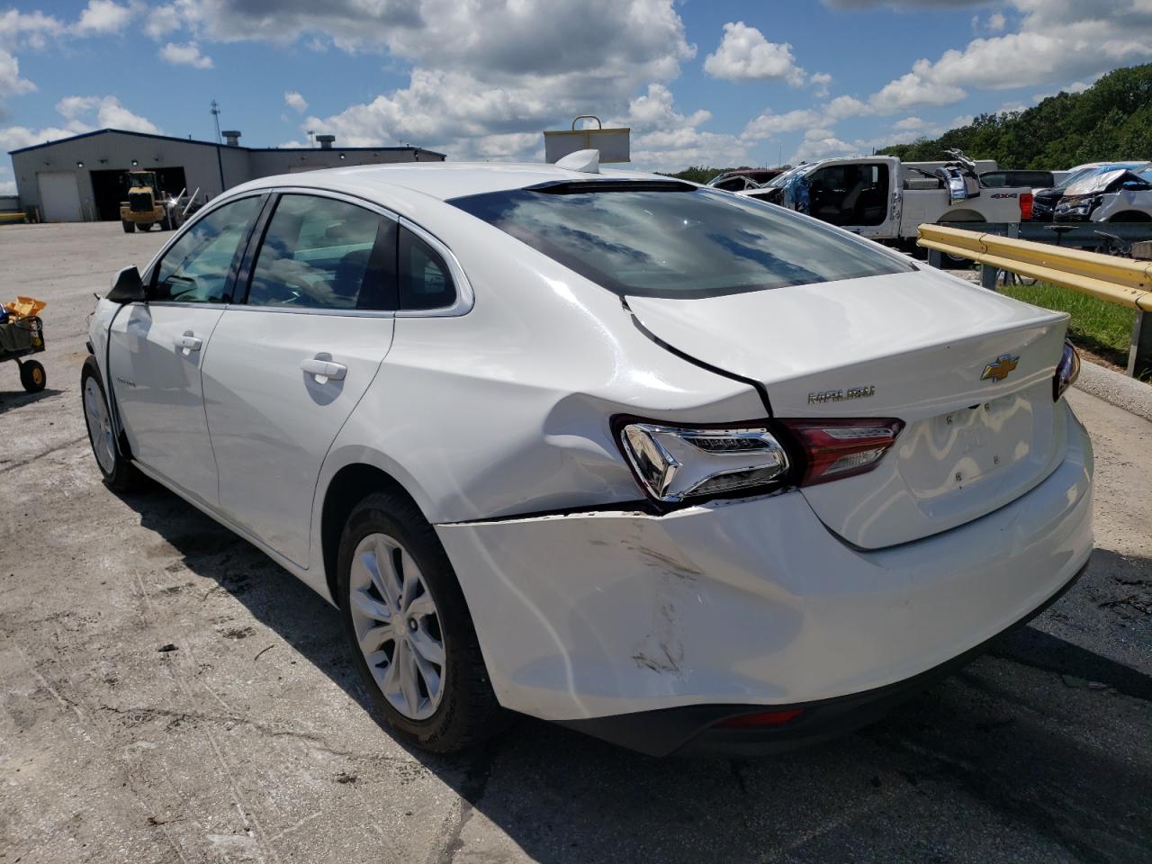 Изображение 2 2020 CHEVROLET MALIBU LT 2020 с VIN 1G1ZD5ST3LF098726