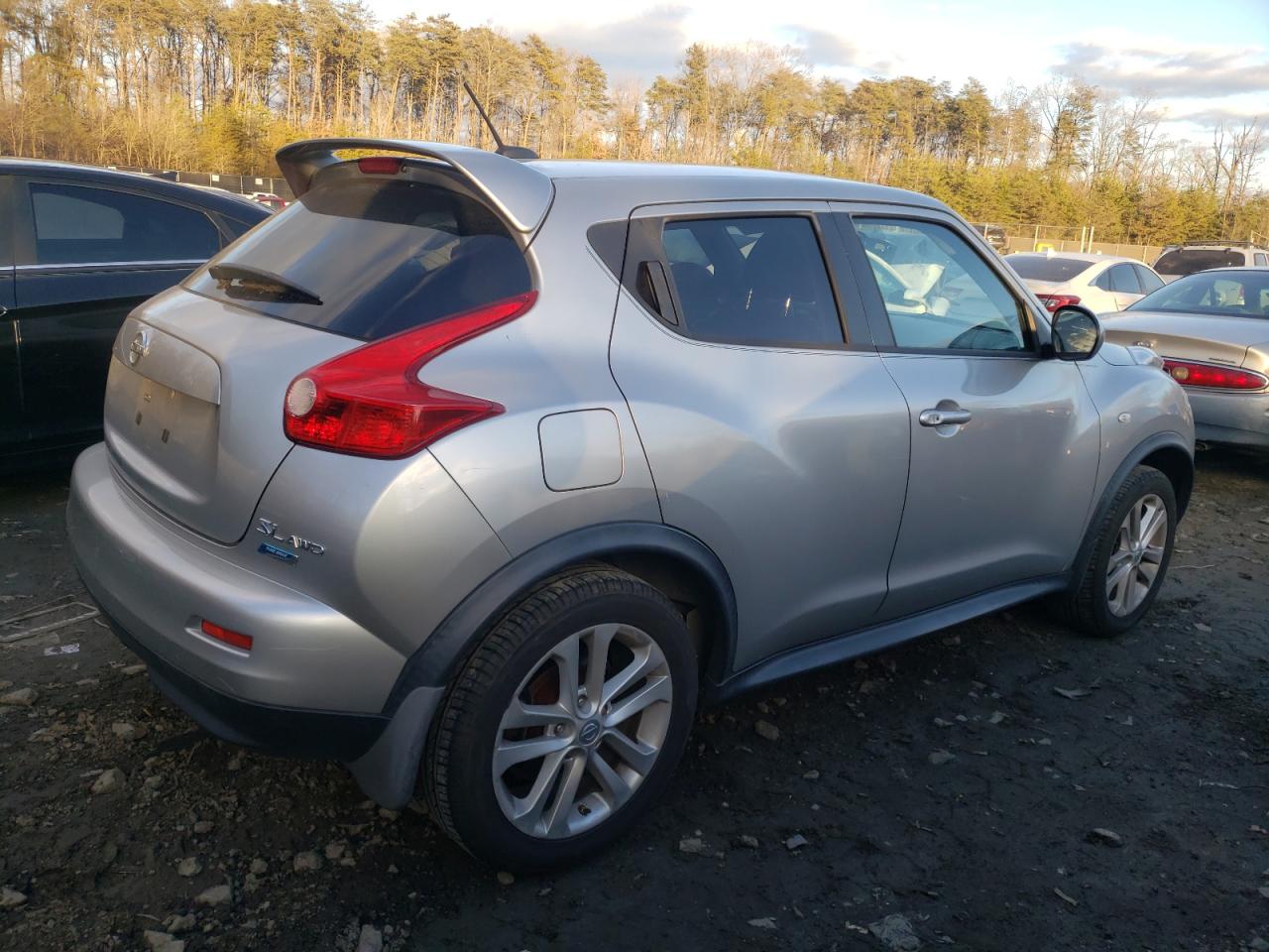 Image 3 of 2012 NISSAN JUKE S 2012 with VIN JN8AF5MV7CT113828