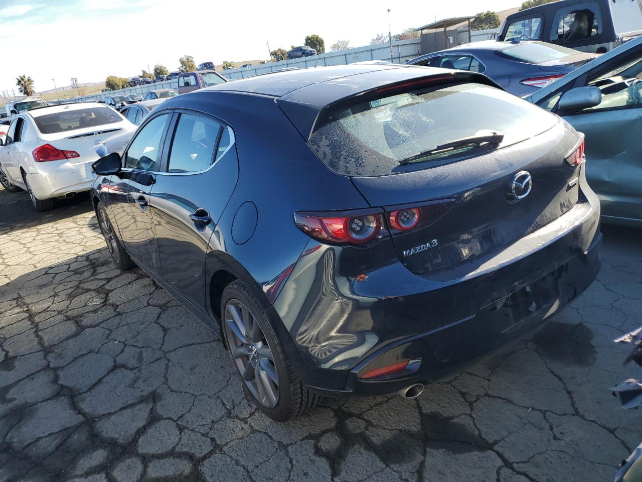 Изображение 2 2021 MAZDA 3 PREFERRED 2021 с VIN JM1BPALL0M1309189