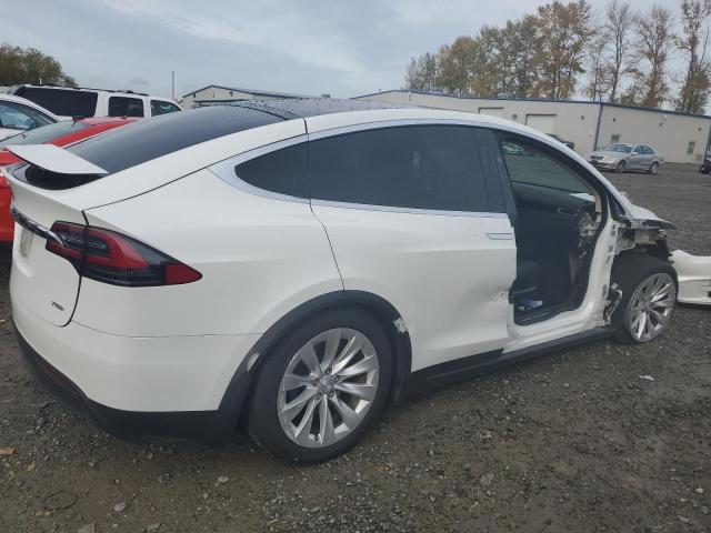 Изображение 3 2016 TESLA MODEL X  2016 с VIN 5YJXCAE21GF028777