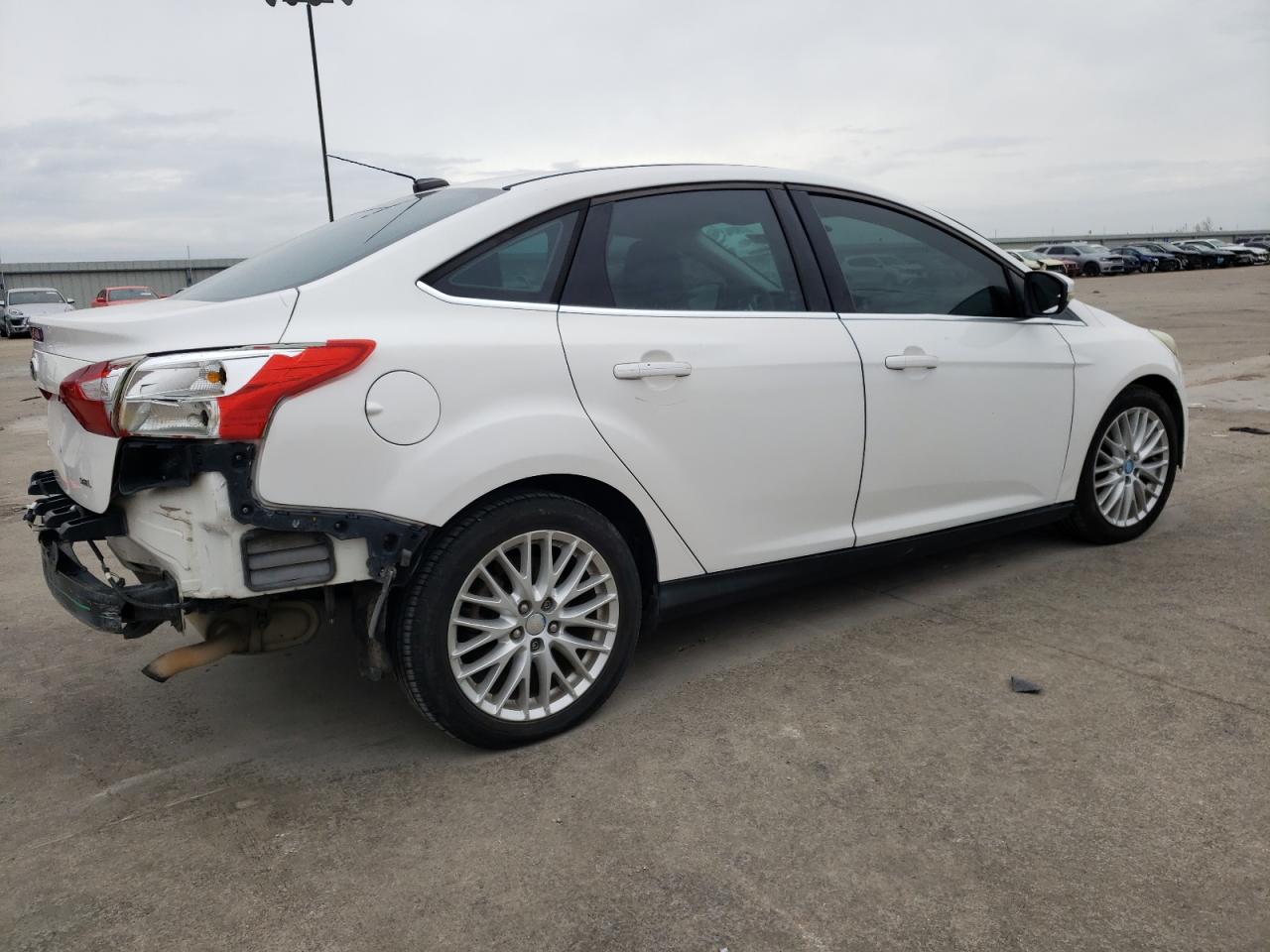 Image 3 of 2012 FORD FOCUS SEL 2012 with VIN 1FAHP3H23CL119532
