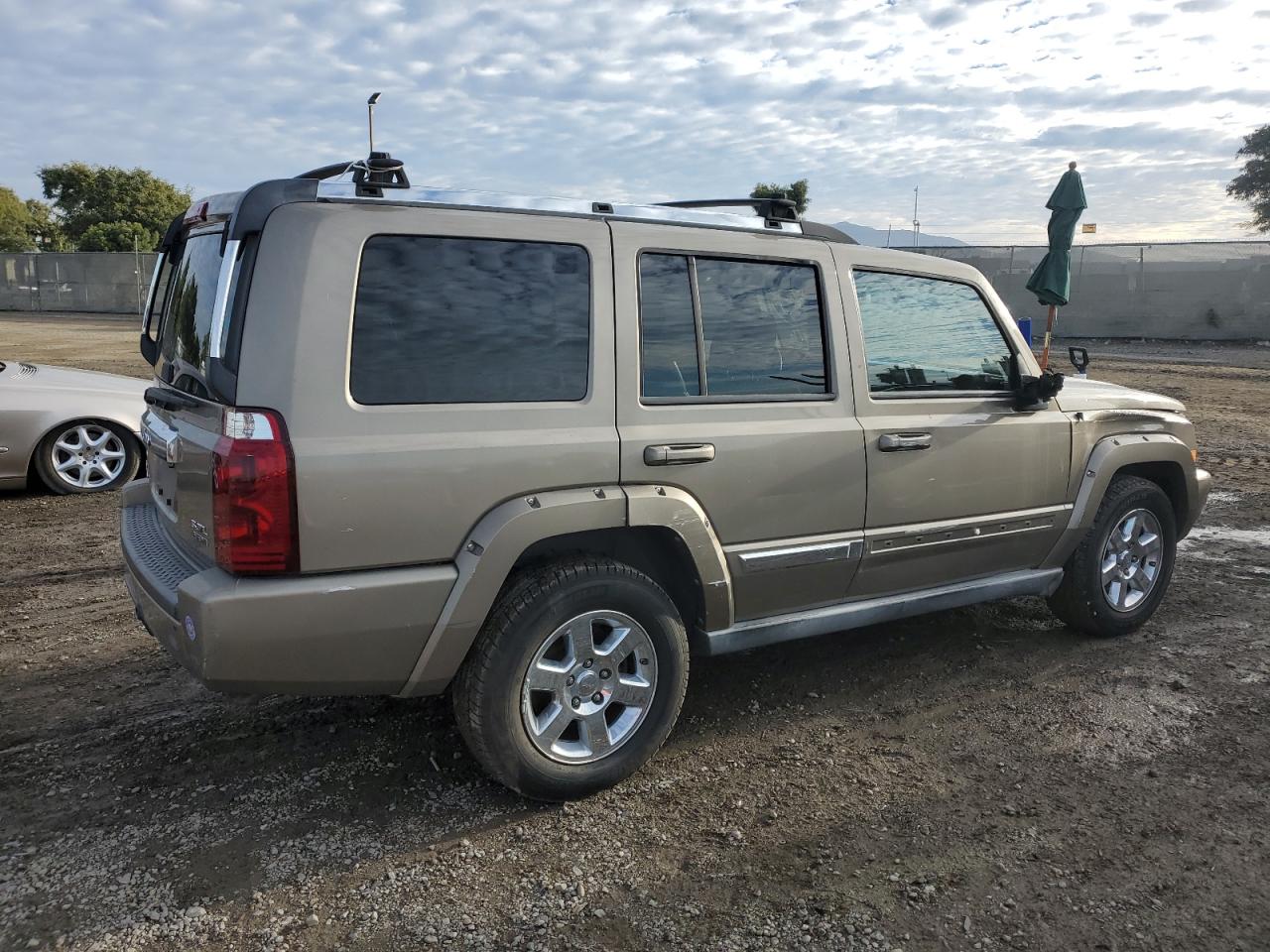 Изображение 3 2006 JEEP COMMANDER LIMITED 2006 с VIN 1J8HG58236C141663