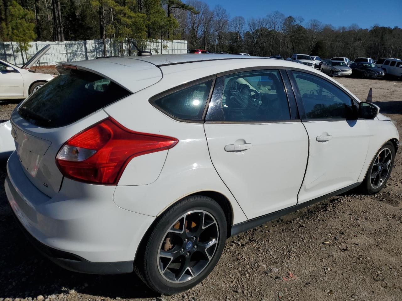 Image 3 of 2012 FORD FOCUS SE 2012 with VIN 1FAHP3K2XCL276161
