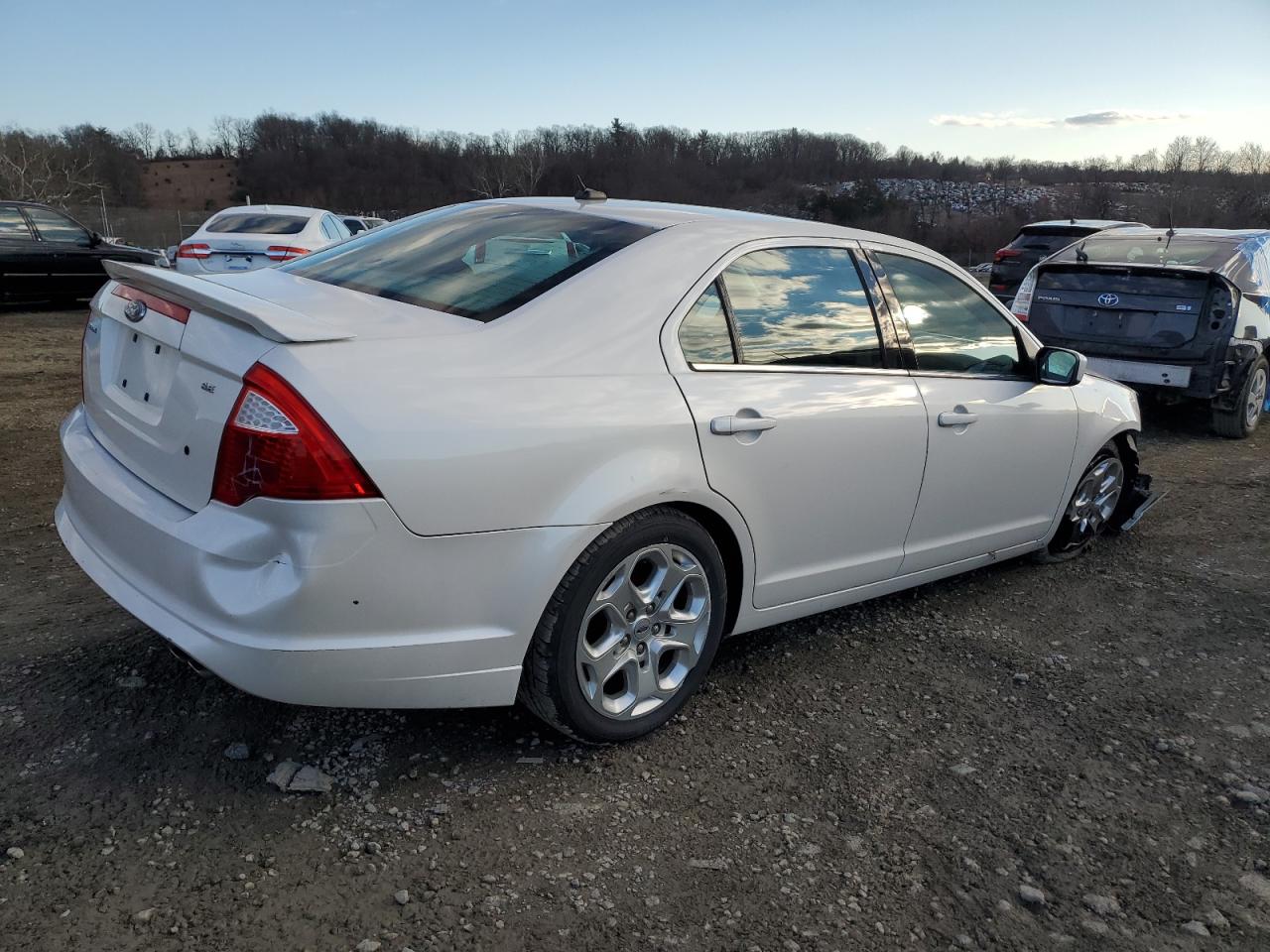 Image 3 of 2010 FORD FUSION SE 2010 with VIN 3FAHP0HAXAR227165
