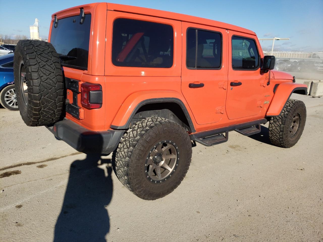 Image 3 of 2019 JEEP WRANGLER UNLIMITED SAHARA 2019 with VIN 1C4HJXEG6KW521965