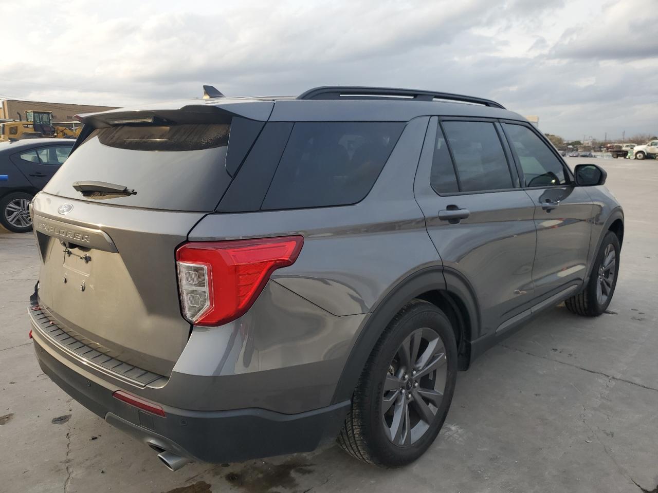 Image 3 of 2021 FORD EXPLORER XLT 2021 with VIN 1FMSK7DH4MGA04377