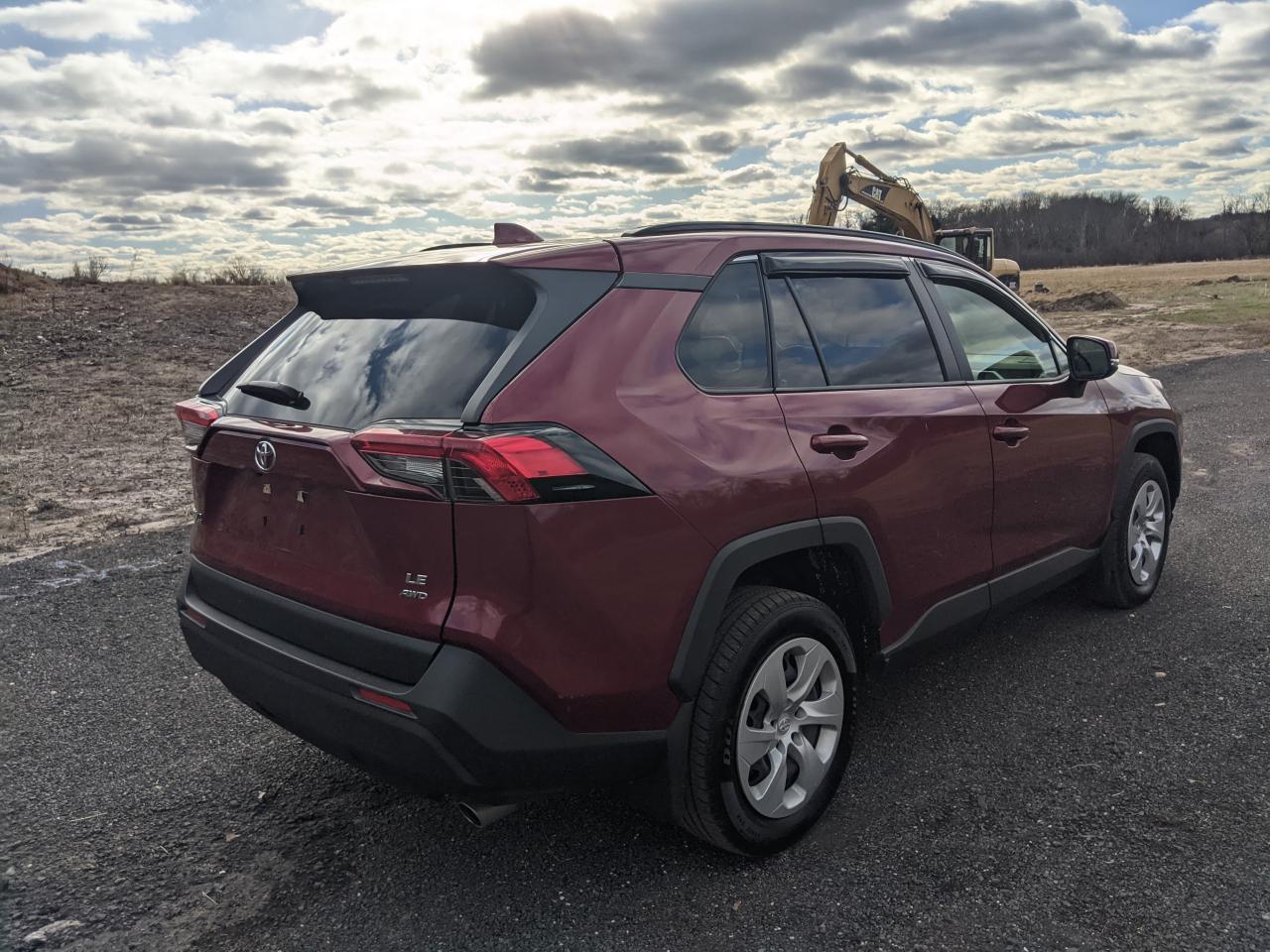 Obraz 3 z 2021 TOYOTA RAV4 LE 2021 z VIN JTMG1RFV0MD072415