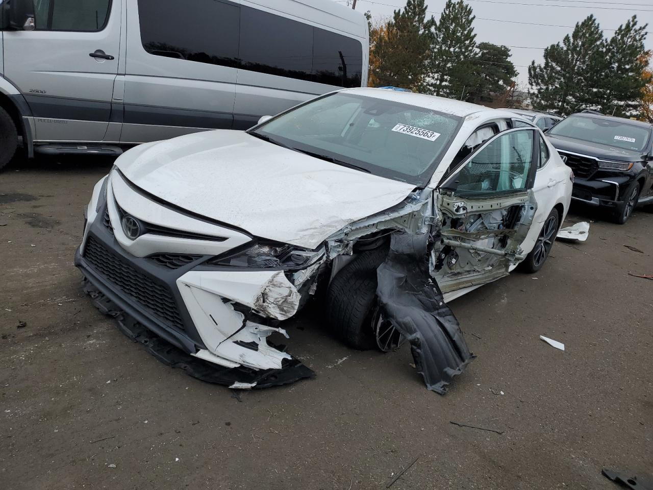 Изображение 1 2022 TOYOTA CAMRY SE 2022 с VIN 4T1G11AK0NU699322