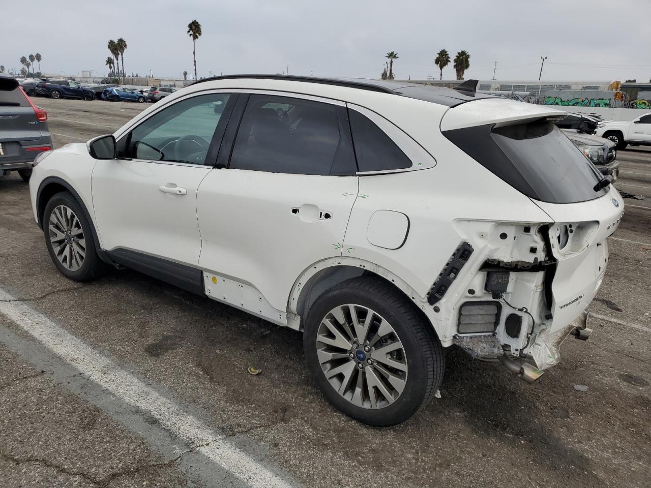 Obraz 2 z 2020 FORD ESCAPE TITANIUM 2020 z VIN 1FMCU9J9XLUB04863