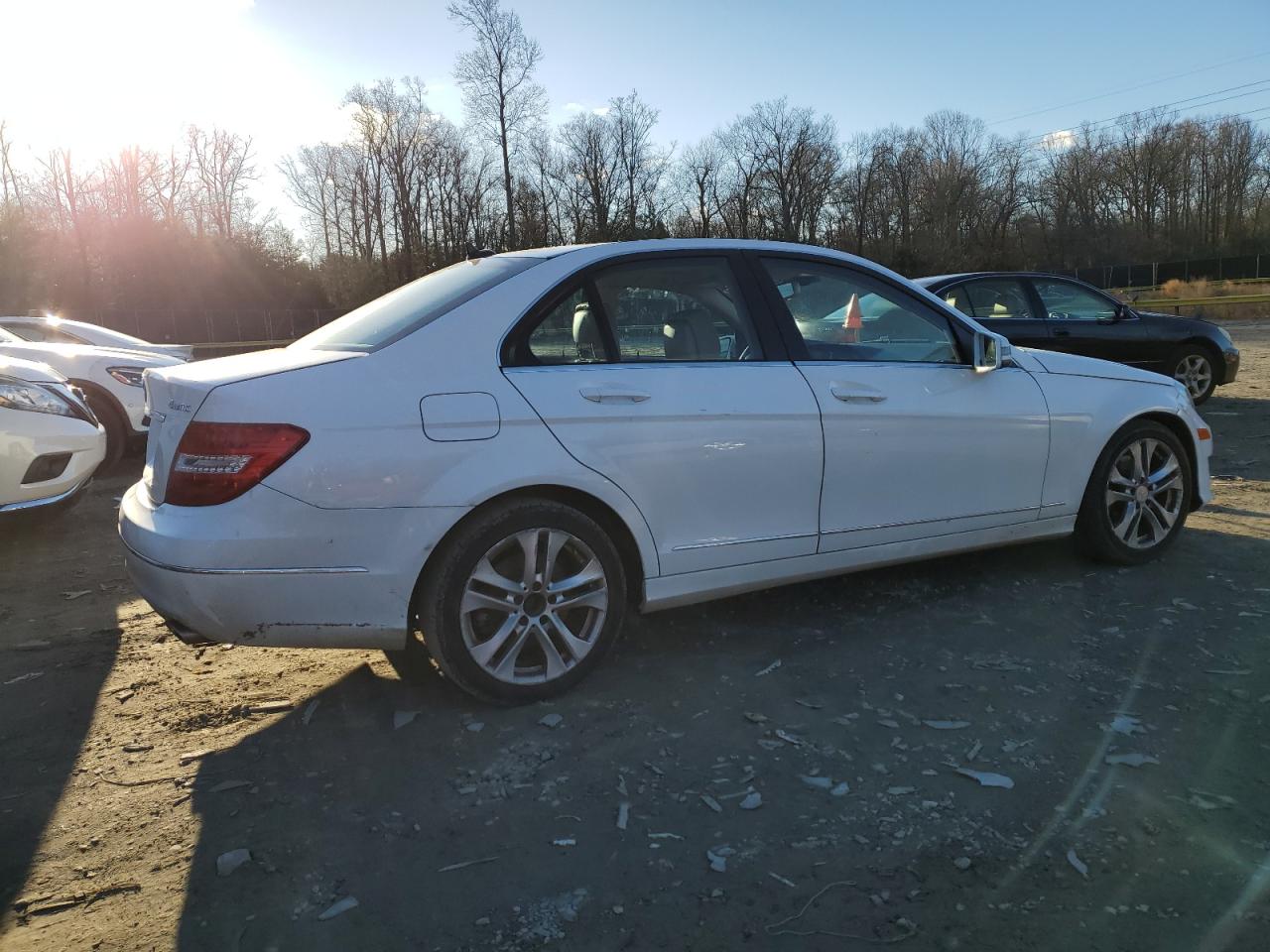Image 3 of 2013 MERCEDES-BENZ C 300 4MATIC 2013 with VIN WDDGF8ABXDR283445