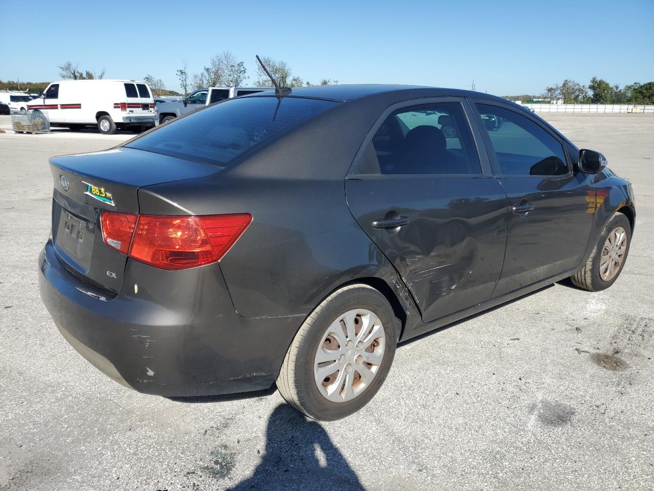 Image 3 of 2010 KIA FORTE EX 2010 with VIN KNAFU4A22A5834665