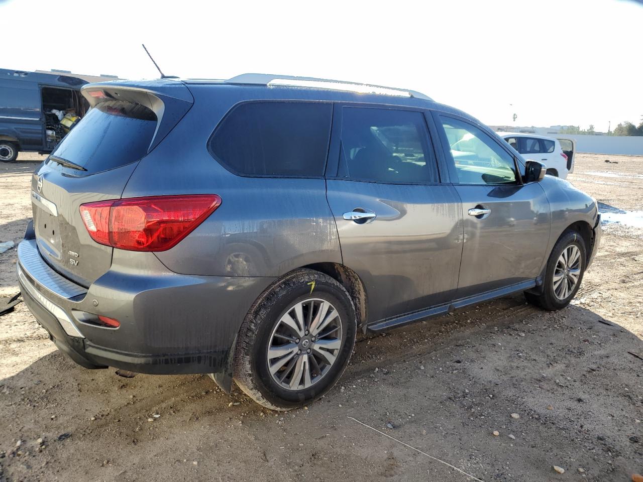 Obraz 3 z 2017 NISSAN PATHFINDER S 2017 z VIN 5N1DR2MMXHC618819