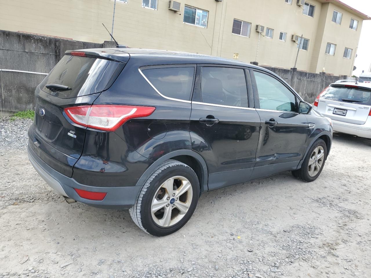 Image 3 of 2016 FORD ESCAPE SE 2016 with VIN 1FMCU9GX0GUC13487