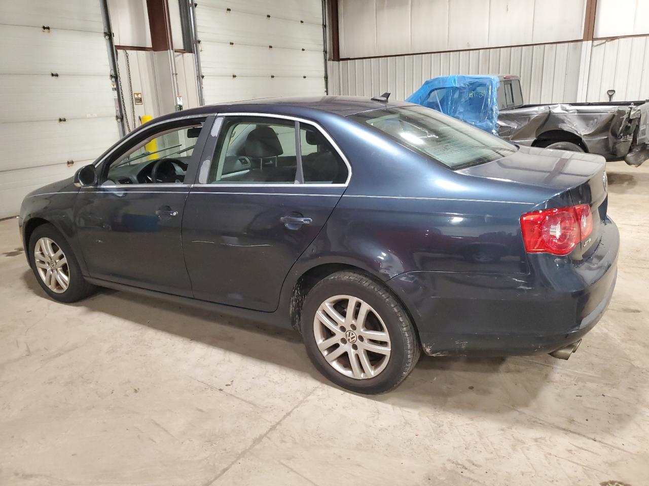 Изображение 2 2007 VOLKSWAGEN JETTA 2.5 OPTION PACKAGE 1 2007 с VIN 3VWSG71KX7M049871