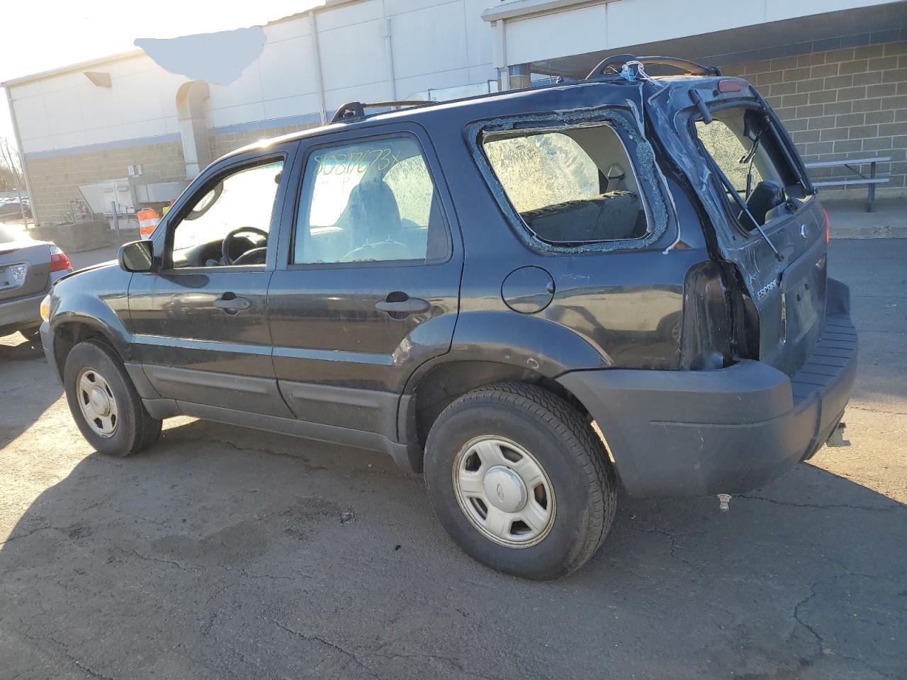 Image 2 of 2007 FORD ESCAPE XLS 2007 with VIN 1FMYU02Z77KB36025