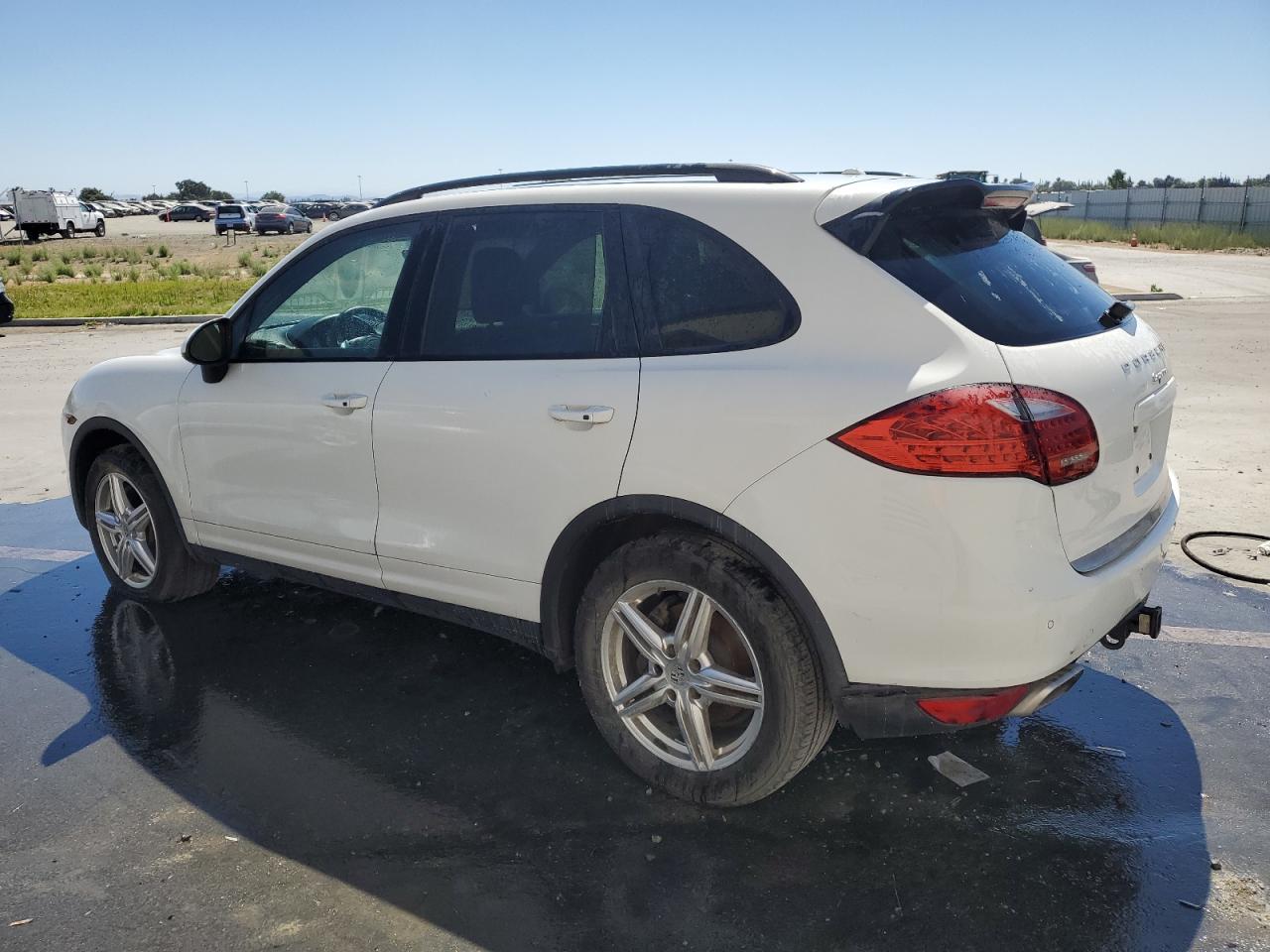 Image 2 of 2014 PORSCHE CAYENNE  2014 with VIN WP1AF2A23ELA38230