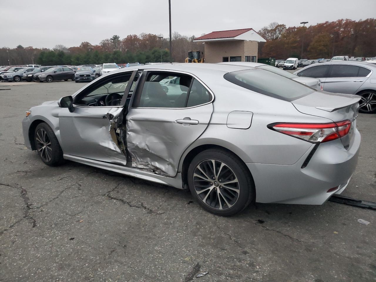 Obraz 2 z 2018 TOYOTA CAMRY L 2018 z VIN 4T1B11HK9JU072421
