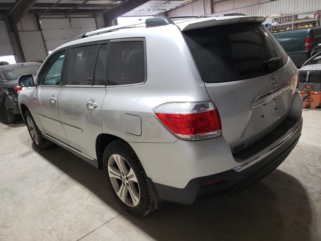 Image 2 of 2013 TOYOTA HIGHLANDER LIMITED 2013 with VIN 5TDDK3EH3DS277188