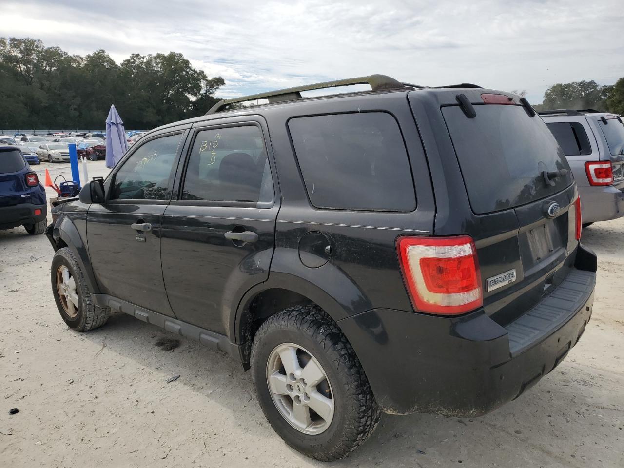 Image 2 of 2010 FORD ESCAPE XLT 2010 with VIN 1FMCU0D77AKC62124