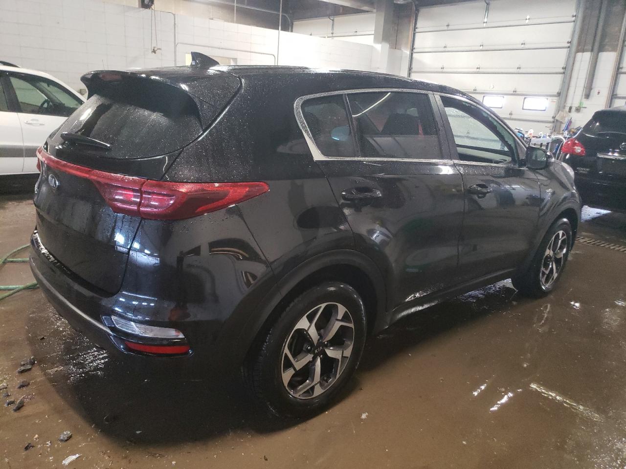 Изображение 3 2020 KIA SPORTAGE LX 2020 с VIN KNDPMCACXL7712749