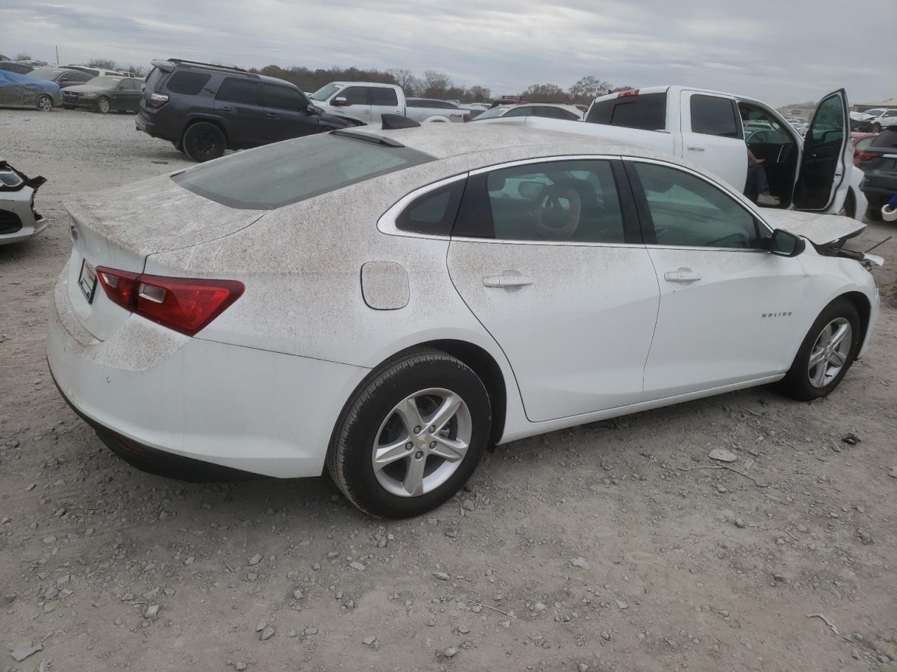 Изображение 3 2023 CHEVROLET MALIBU LS 2023 с VIN 1G1ZC5ST3PF180383