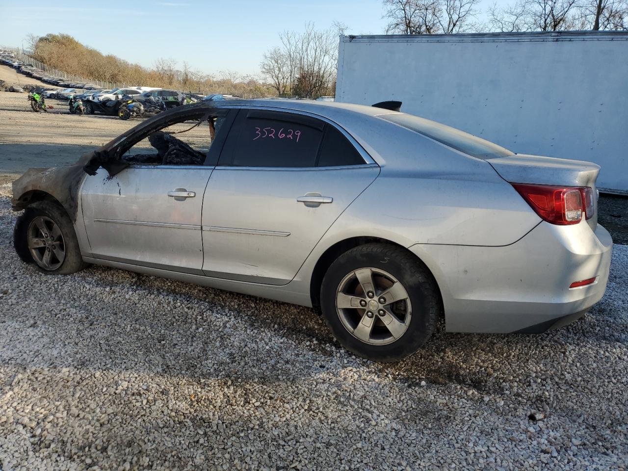 Obraz 2 z 2015 CHEVROLET MALIBU LS 2015 z VIN 1G11B5SL6FF352629