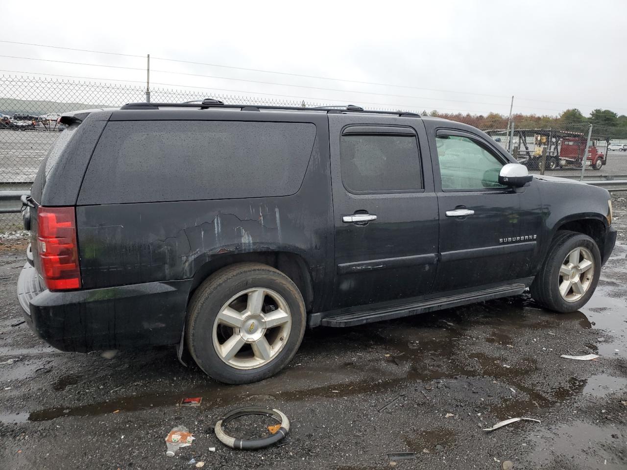 Изображение 3 2007 CHEVROLET SUBURBAN K1500 2007 с VIN 1GNFK16327R386509
