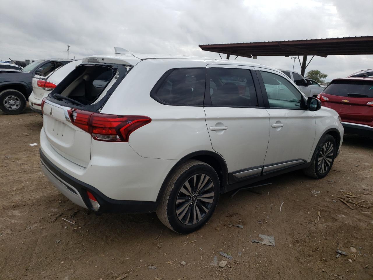 Image 3 of 2020 MITSUBISHI OUTLANDER ES 2020 with VIN JA4AD2A39LZ006614