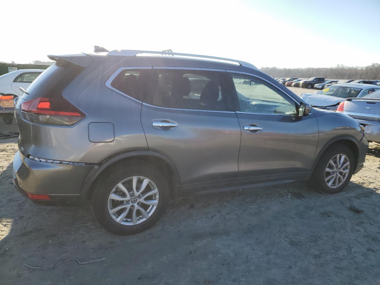 Image 3 of 2019 NISSAN ROGUE S 2019 with VIN KNMAT2MT0KP500276