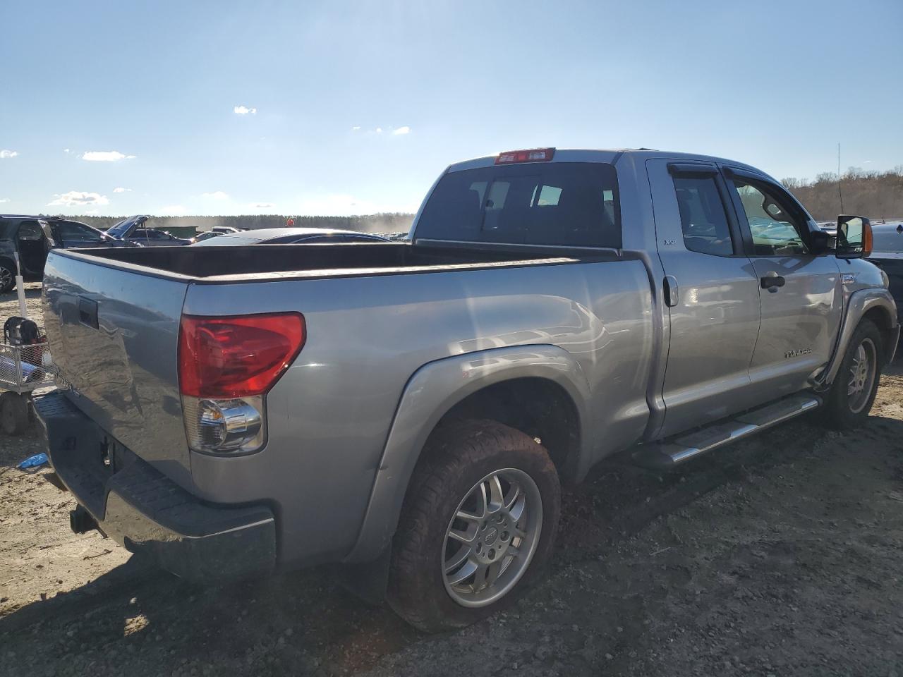 Image 3 of 2007 TOYOTA TUNDRA DOUBLE CAB SR5 2007 with VIN 5TFRV54127X020535