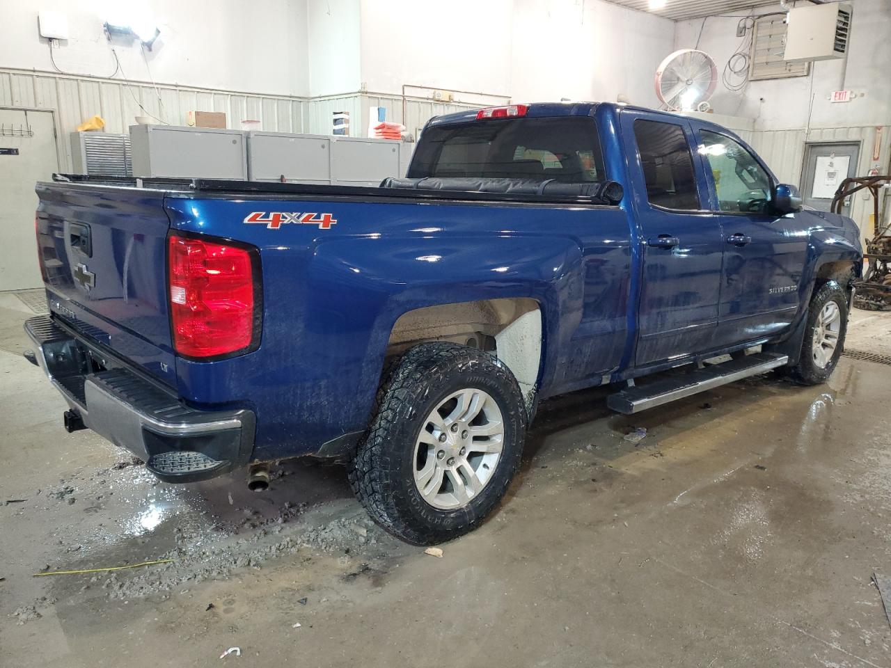 Image 3 of 2017 CHEVROLET SILVERADO K1500 LT 2017 with VIN 1GCVKREC0HZ121285