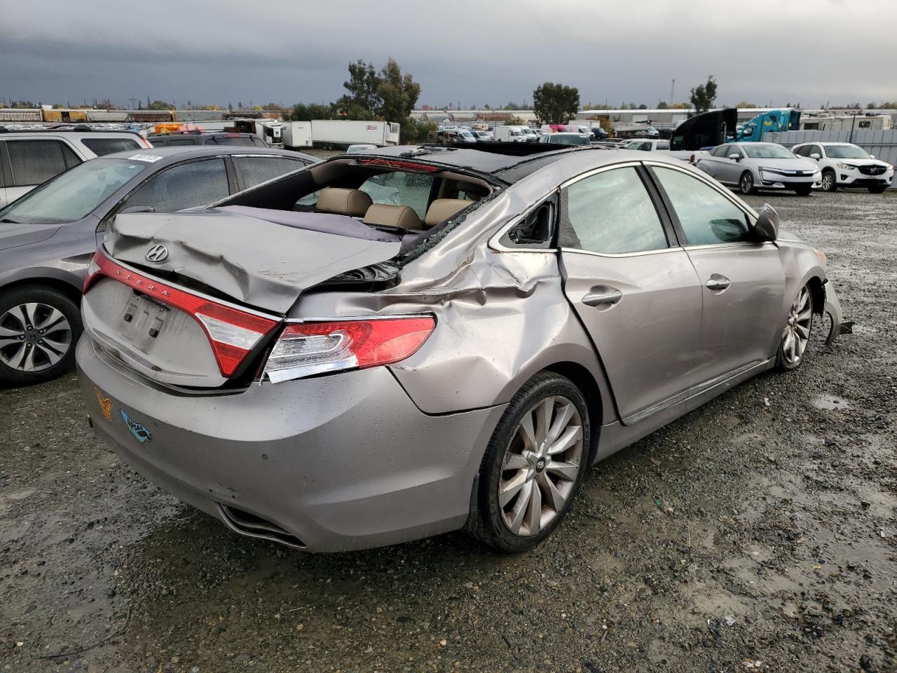 Obraz 3 z 2013 HYUNDAI AZERA GLS 2013 z VIN KMHFH4JG0DA216898