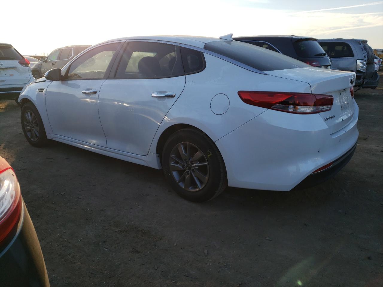 Obraz 2 z 2018 KIA OPTIMA LX 2018 z VIN 5XXGT4L17JG234587