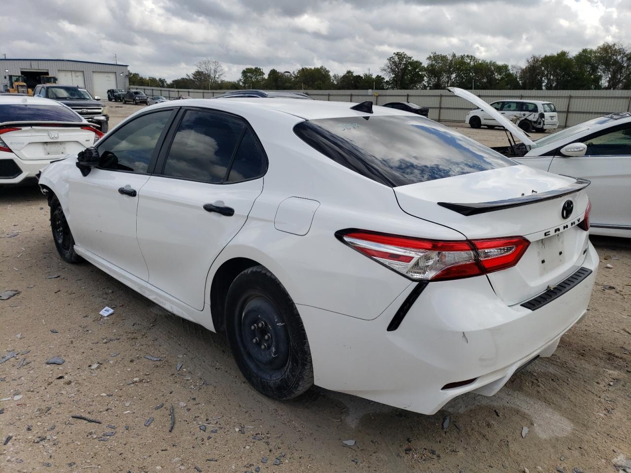 Image 2 of 2020 TOYOTA CAMRY SE 2020 with VIN 4T1G11AK4LU362813