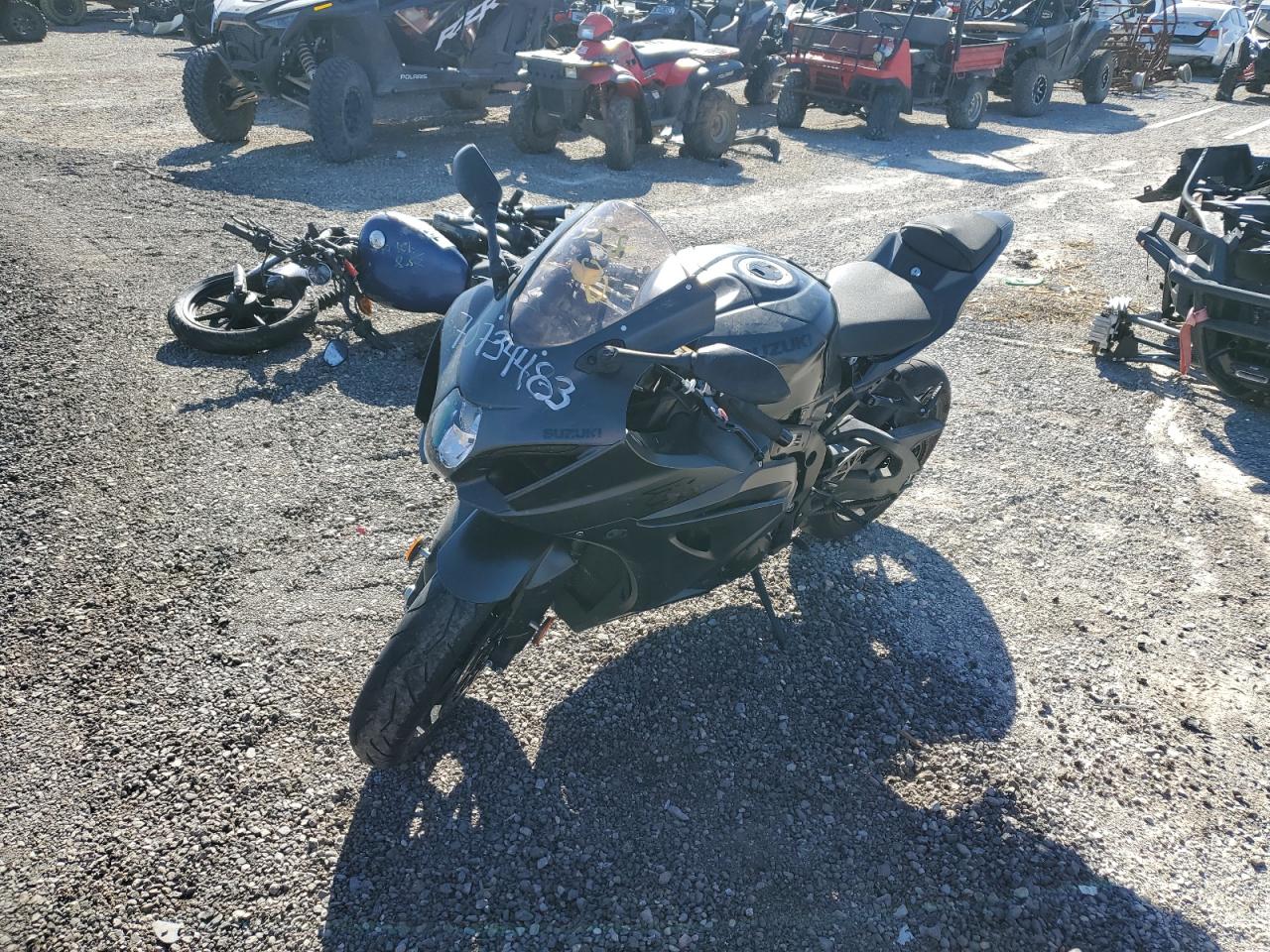Изображение 2 2021 SUZUKI GSX-R1000  2021 с VIN JS1DM11B0M7100053