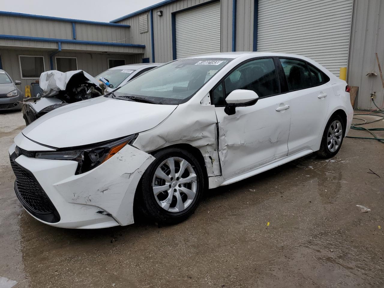 Obraz 1 z 2021 TOYOTA COROLLA LE 2021 z VIN 5YFEPMAE6MP198629